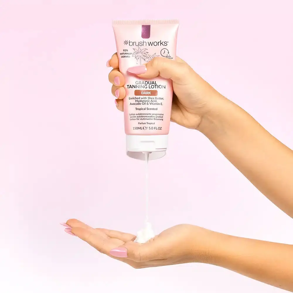Gradual Tanning Lotion Dark - Image 3