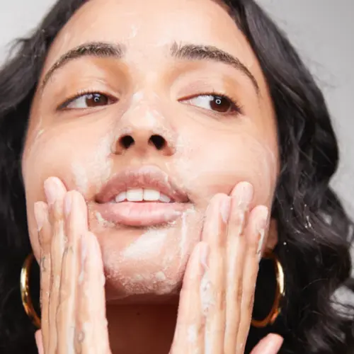 Salicylic Acid Exfoliating Gel Cleanser - Image 3