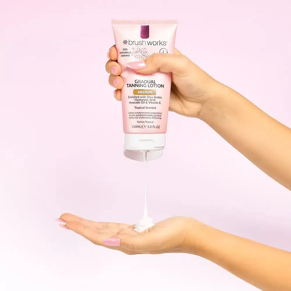 Gradual Tanning Lotion Medium - Image 3